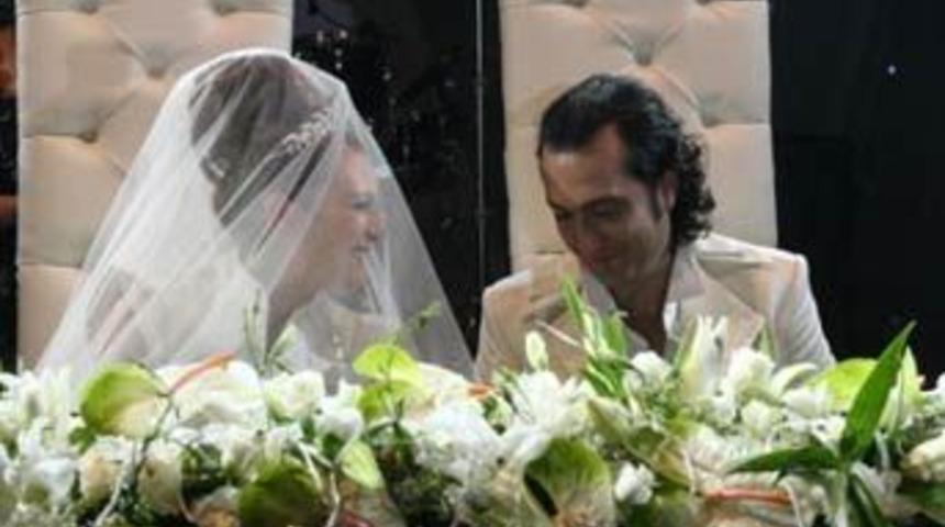 Bir armut i&ccedil;in oturup ağladım