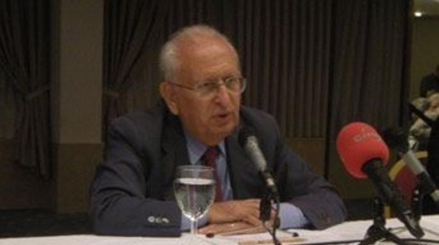 "Barış i&ccedil;in gerilla elbisesi ile gelinir mi?&rdquo;