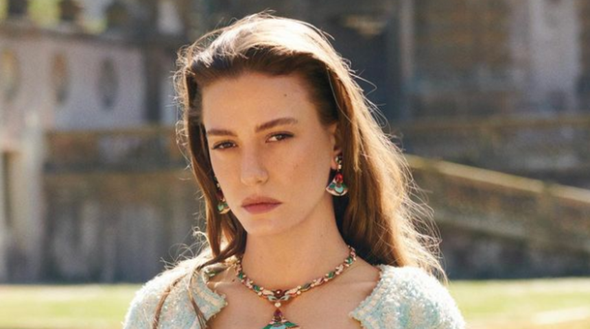 Kimler Geldi Kimler Geçti'nin yıldızı Serenay Sarıkaya hayranlarını korkuttu! ''Kaşımdaki yara...''