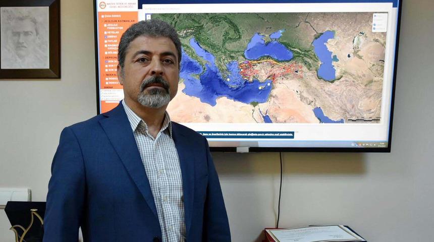 'Deprem fırtınası şeklinde bir süreç yaşanabilir' Ege'deki sabahki 4.4'lük depremin ardından Prof. Dr. Hasan Sözbilir'den açıklama! 