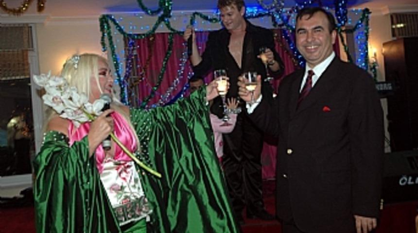 AKP'lilerden, Banu Alkan'lı kutlama