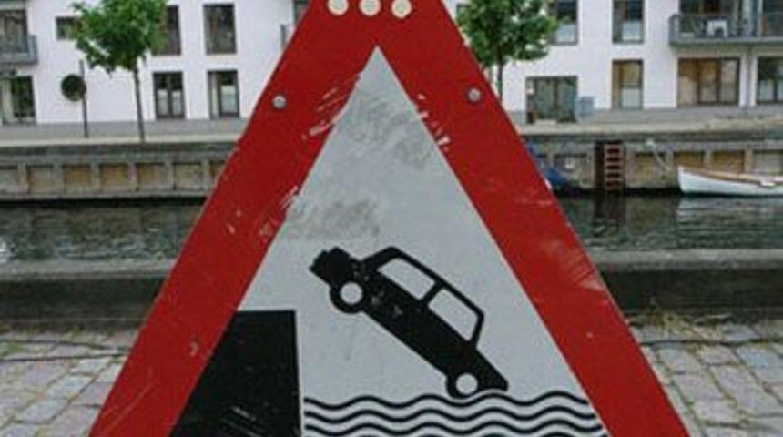 Batan bir arabadan nasıl kurtulursunuz?