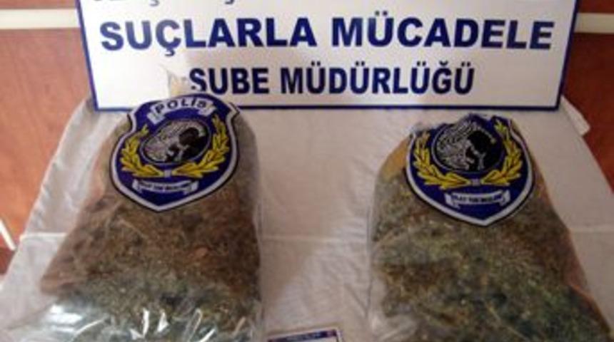 Yolcu bagajında 16 kilo esrar ele ge&ccedil;irildi