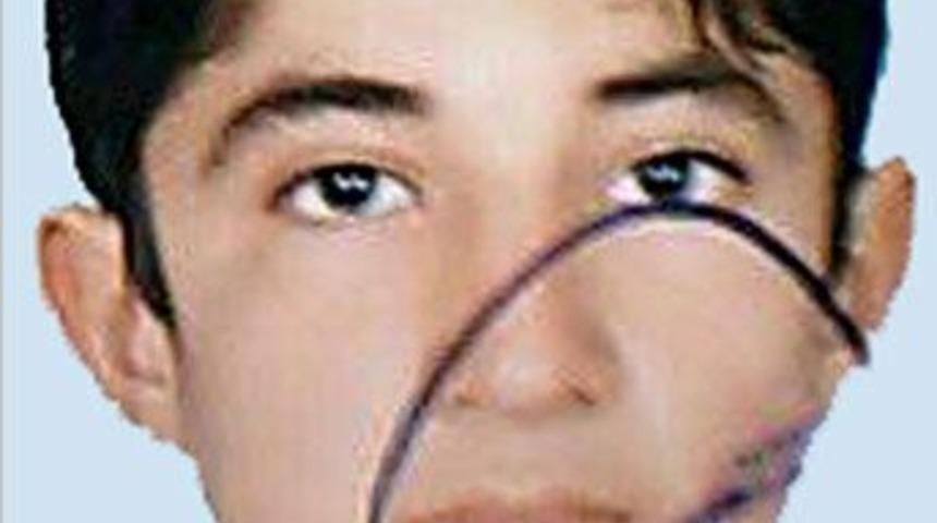 Lise &ouml;ğrencisi sokak ortasında &ouml;ld&uuml;r&uuml;ld&uuml;