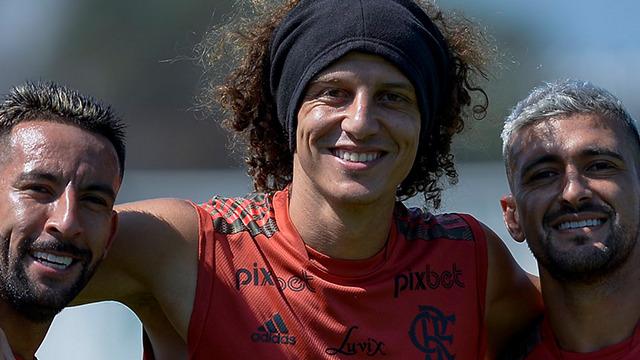 Beşiktaş'ta Şenol Güneş tercihini yaptı! Dünyaca ünlü stoper ile anlaşmaya varıldı, resmi açıklama geldi...