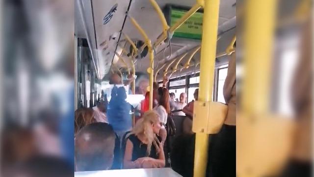 Otobüste sinir krizi geçirdi! 'Benim ülkemi lezbiyen yapamayacaksınız' O anlar sosyal medyada gündem oldu
