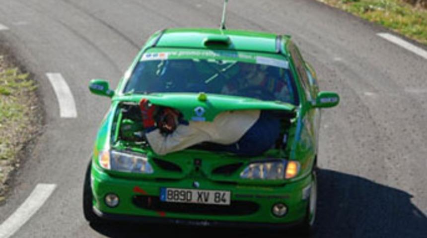 Gaz pedalı yoksa, yardımcı pilot var !!!