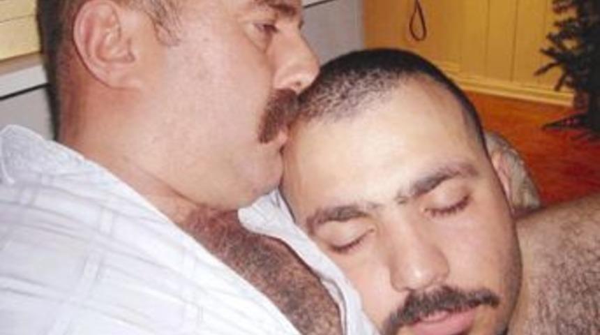 D&uuml;nya eşcinselleri bu olayın peşinde