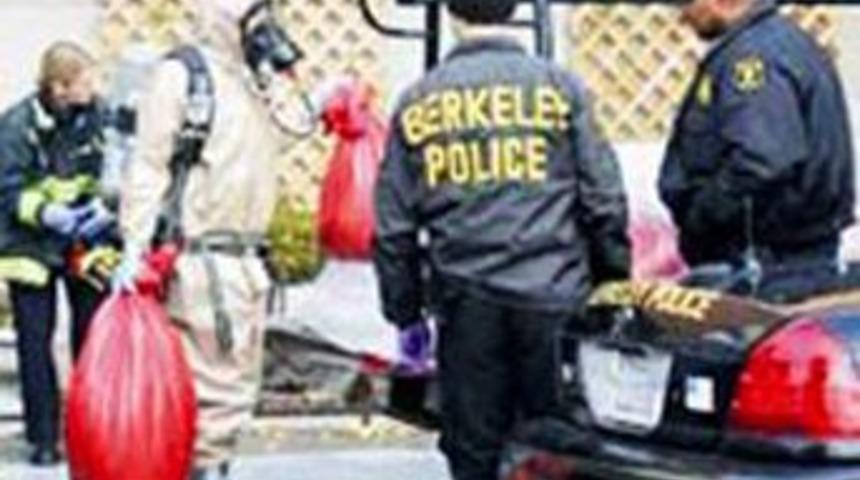 Oğlunu vurup duvara g&ouml;md&uuml;