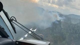 Marmaris'te yıldırım kaynaklı orman yangınlarına müdahale ediliyor