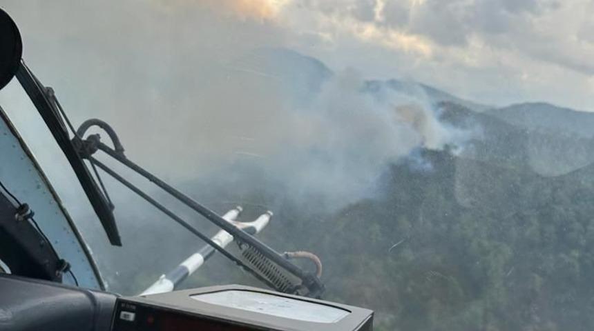 Marmaris'te yıldırım kaynaklı orman yangınlarına müdahale ediliyor