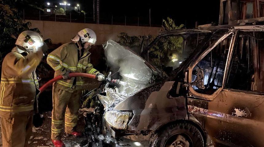 Kırıkkale'de seyir halindeki araçta çıkan yangın hasara neden oldu