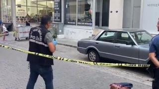 İzmir'de silahlı saldırı! Sokak ortasında başından vuruldu