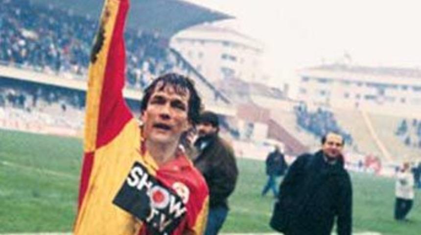 Futbolcu casus &ccedil;ıktı