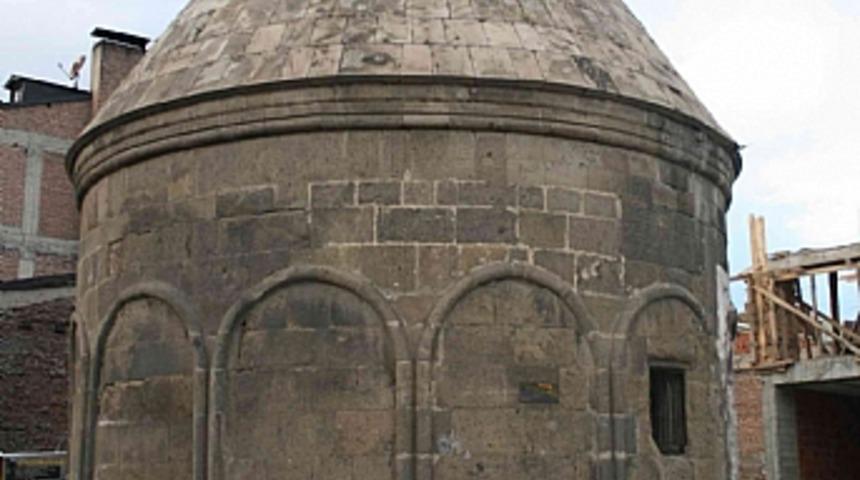 Cimcime Sultan t&uuml;rbesinin kitabesi bulundu