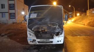 Muş'ta minibüste çıkan yangın söndürüldü