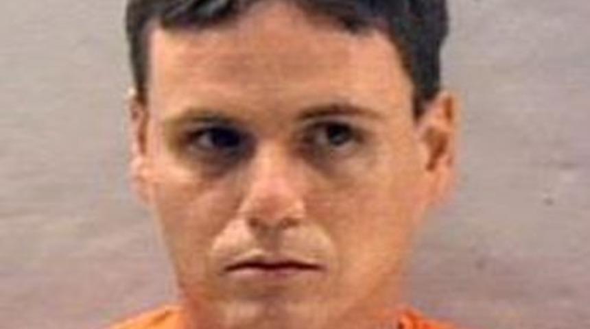 Kendini &ccedil;ocuk g&ouml;steren pornocu