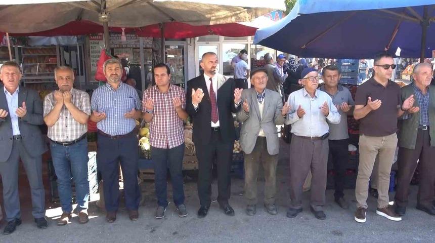 (Özel)  Bu pazar 700 yıldır her salı günü bereket duasıyla açılıyor