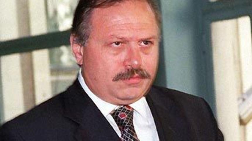 Eski savcının evi aranıyor