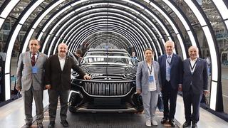 Togg Gemlik Tesisi’nde bir ilk! CHP’li vekiller üretim bandını bizzat inceledi… Dikkat çeken sözler: 156 binlik filo talebi…