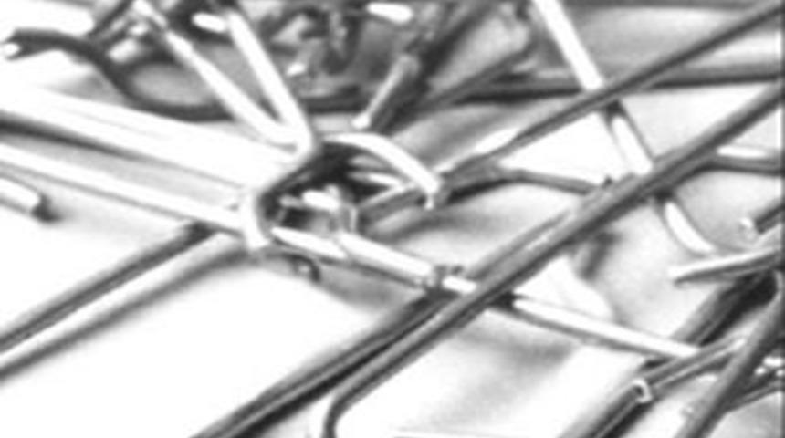 İdrar torbasında &ccedil;elik tel &ccedil;ıktı