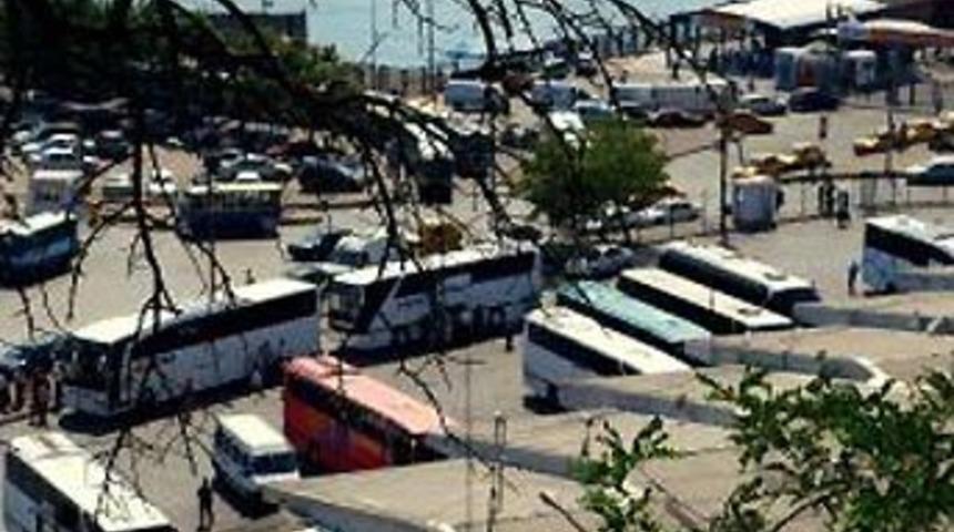 Harem Otogarı'nda garaj &ccedil;atısı &ccedil;&ouml;kt&uuml;
