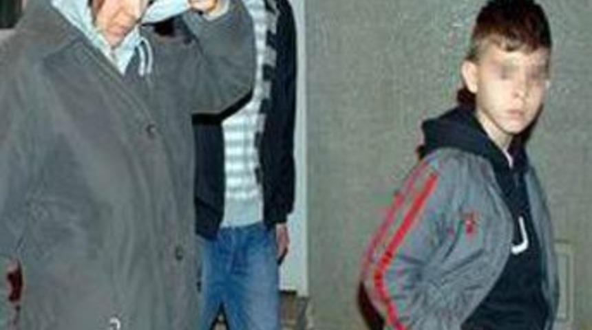 "Polis amca babam bizi &ouml;ld&uuml;recek"