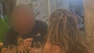 Tatilde yemeklerini bedavaya getirmek için plan yaptılar! Üç restoranda hiç hesap ödemediler