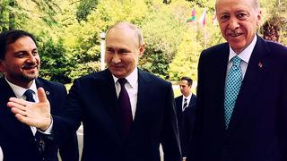 Erdoğan'a özel 'kuş sütü' ikramı! Herkes o futbolcuyu konuşuyor... Putin ile kritik açıklamaların gölgesinde kalan renkli detaylar