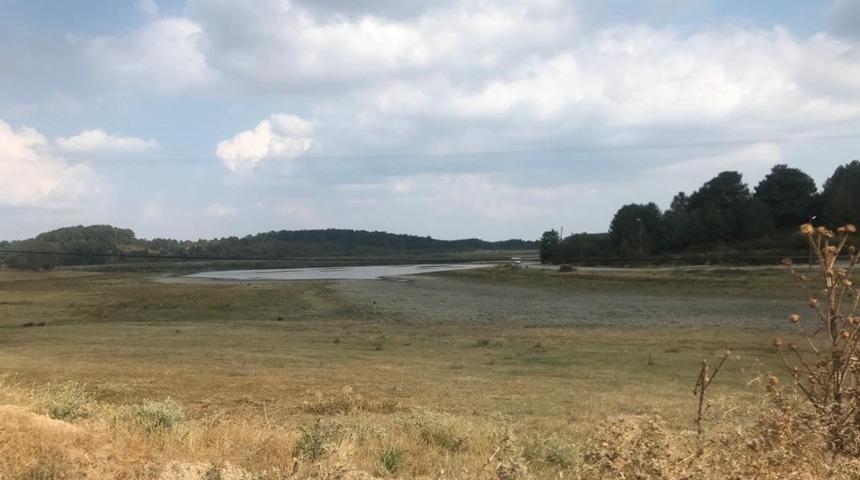 Yayla Gölü’nde su seviyesi yarıya indi