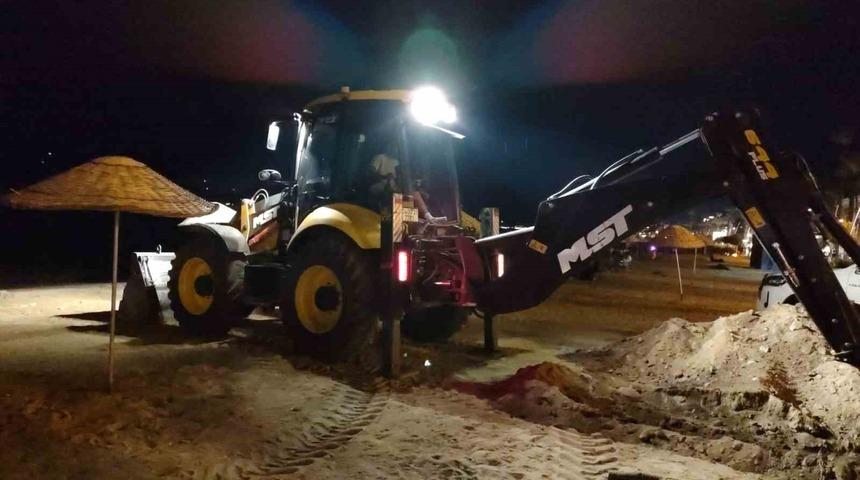 Marmaris’te belediye ekiplerinin yağmur mesaisi