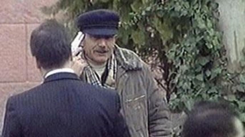 Başbakanlıkta &ccedil;ift silahlı eylem