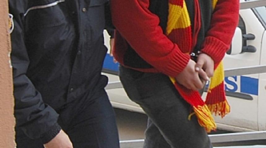 Teşhirci yakalandı