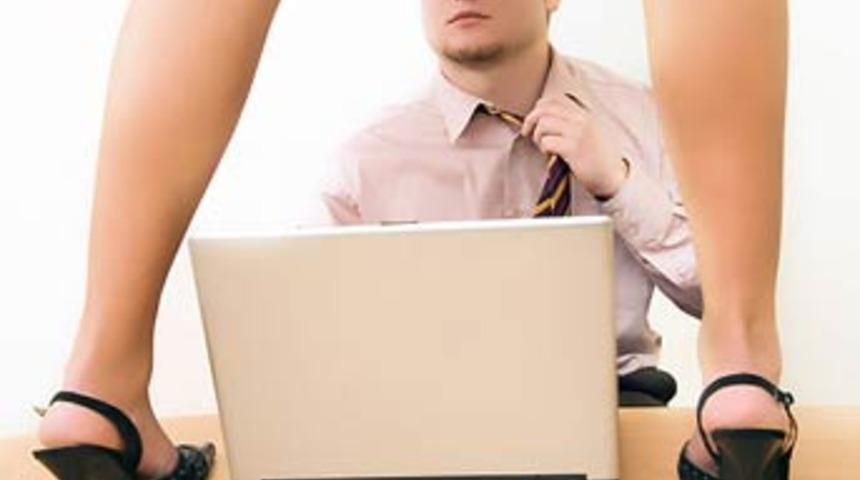 Her beş kişiden biri iş yerinde seks yapmış!