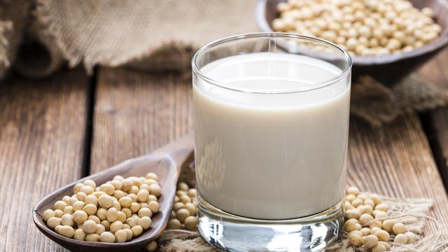 Soya sütünün faydaları nelerdir? Soya sütü günde ne kadar içilmeli?