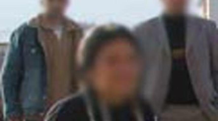 Annesinin yanında tecav&uuml;ze uğradı