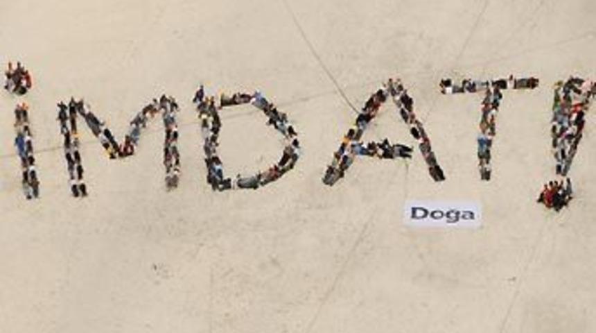 300 kişi Tuz G&ouml;l&uuml; &uuml;zerine 'imdat!' yazdı