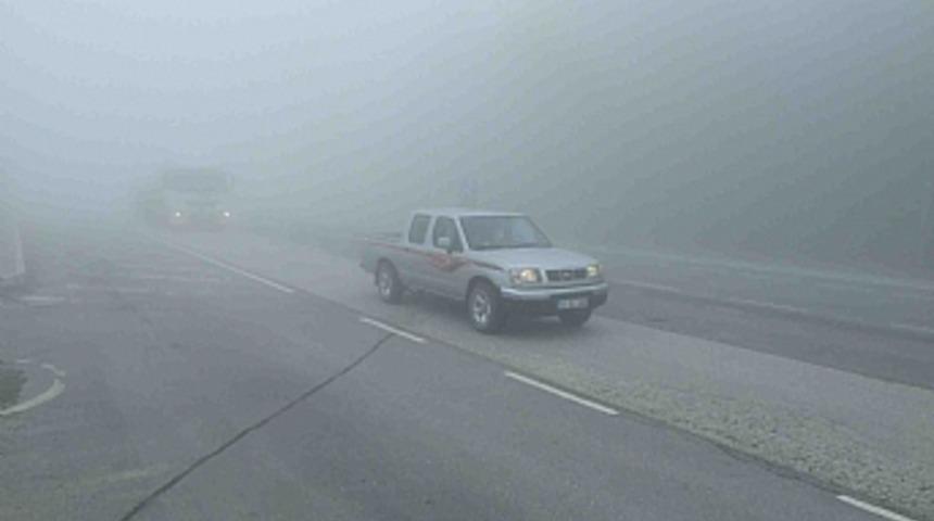 Bolu Dağı'nda sis ve yağmur