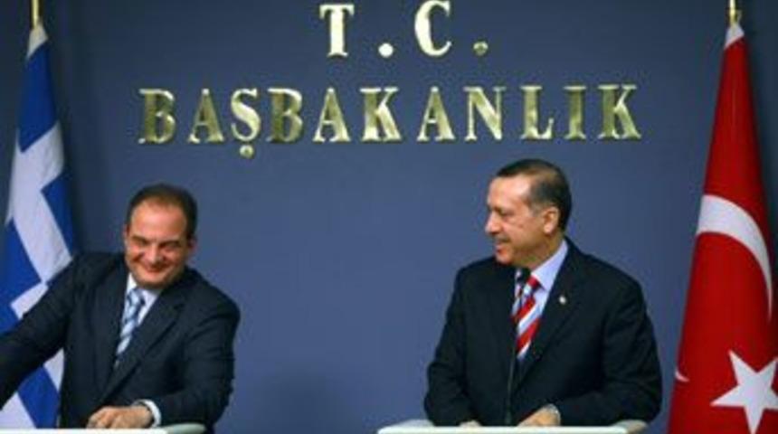 Karamanlis 9 bakanı değiştirdi
