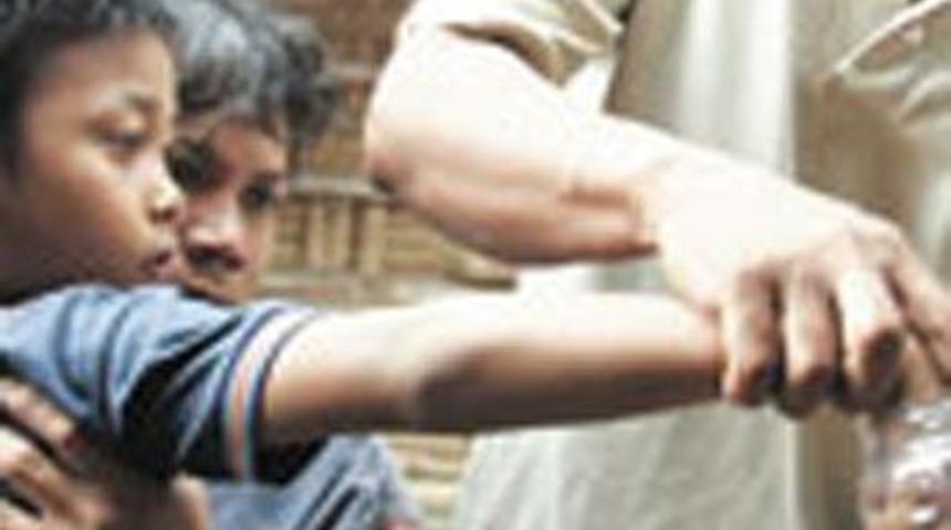 Sokakta g&ouml;ktaşı buldu bir anda şifacı oldu!