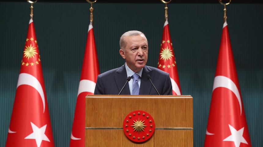 SON DAKİKA | Gençler merakla bekliyordu! Cumhurbaşkanı Erdoğan'dan kabine toplantısı sonrasında 'vergisiz telefon' açıklaması