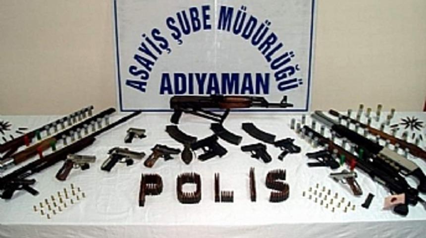 Huzur operasyonunda el bombası bile ele ge&ccedil;irildi