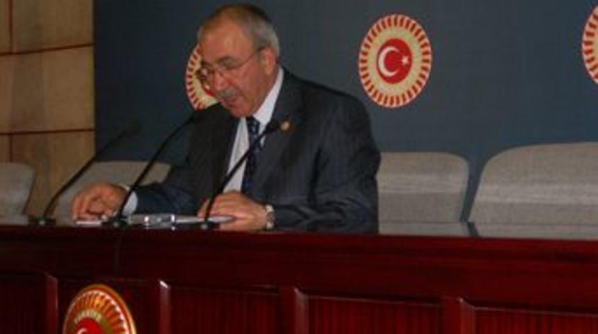 Meclis’te sarımsaklı basın toplantısı