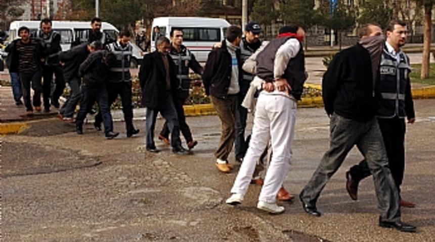 Diyarbakır'da hırsızlık &ccedil;etesi &ccedil;&ouml;kertildi