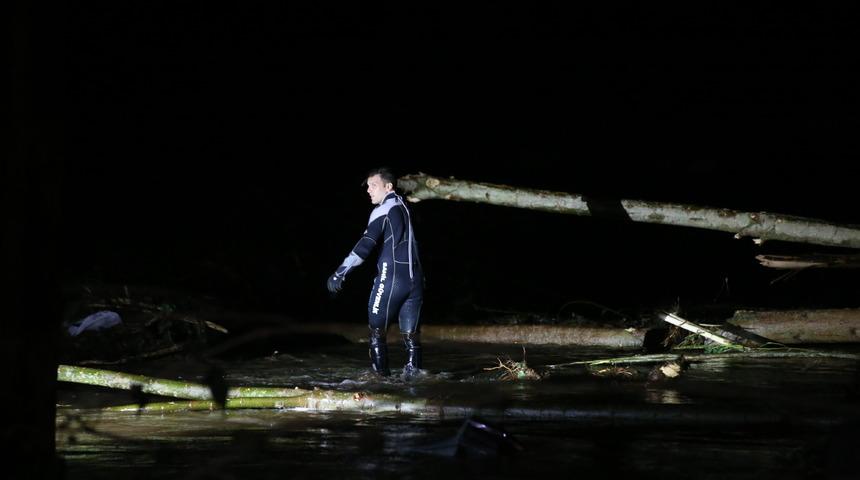 Kırklareli'ndeki selde kaybolan 4 kişiyi arama kurtarma çalışmaları sürüyor