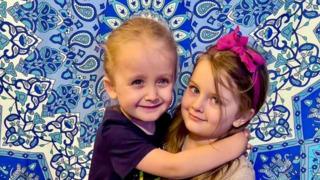 4 yaşındaki ikizlerin trajik ölümü! Oyuncak sandıkta uyuyakalınca boğularak hayatlarını kaybettiler... Kimse fark etmedi