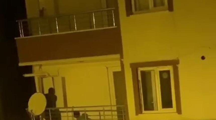 Kombi çalmaya çalışan hırsızları bekçiler kıskıvrak yakaladı