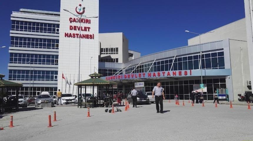 &Ccedil;ankırı&rsquo;da iki otomobil &ccedil;arpıştı: 1 &ouml;l&uuml;, 7 yaralı