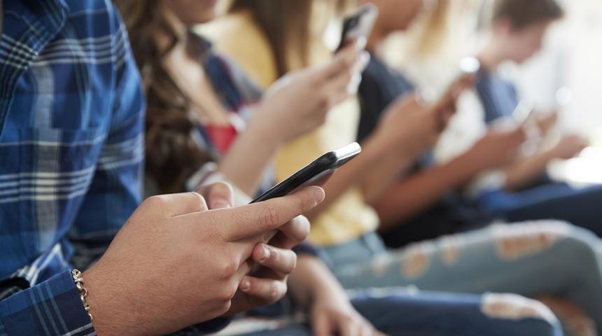 Üniversitelilere vergisiz cep telefonunda ‘şifre’ detayı! Taksit yasağı bulunuyordu: 1 Kasım’dan itibaren başlıyor