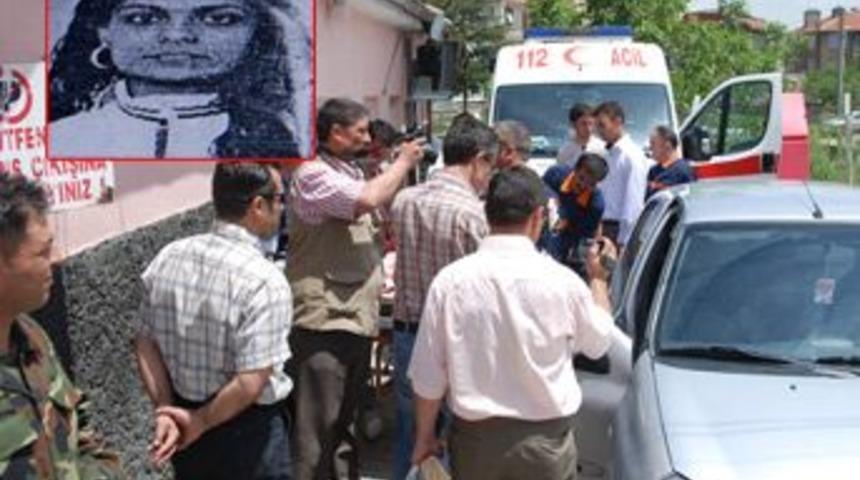 &Ouml;ld&uuml;rd&uuml;ğ&uuml; sevgilisini bagajda getirdi